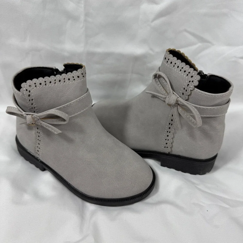 Cozy Cub Baby Girl Boots Gray Ankle Booties Bow Accent US 9.5 EUR 26